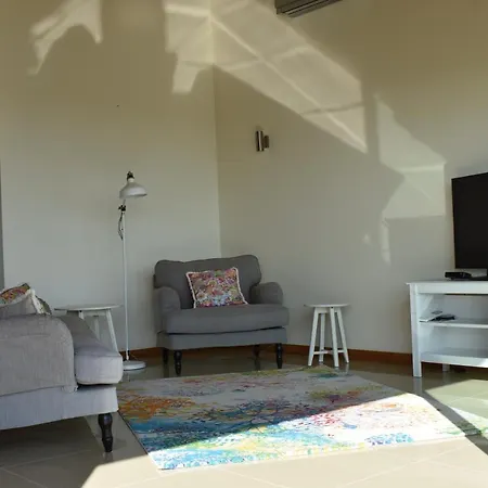 4b Seeview 2 Minutes From Beach