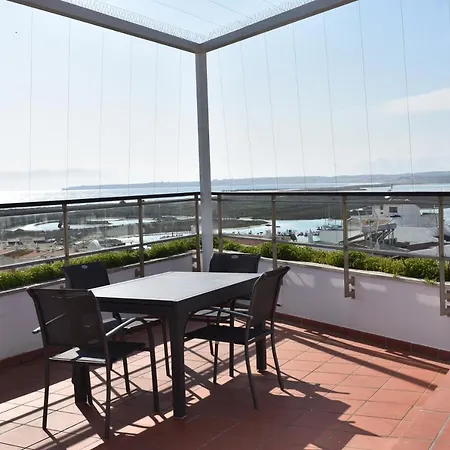 4b Seeview 2 Minutes From Beach
